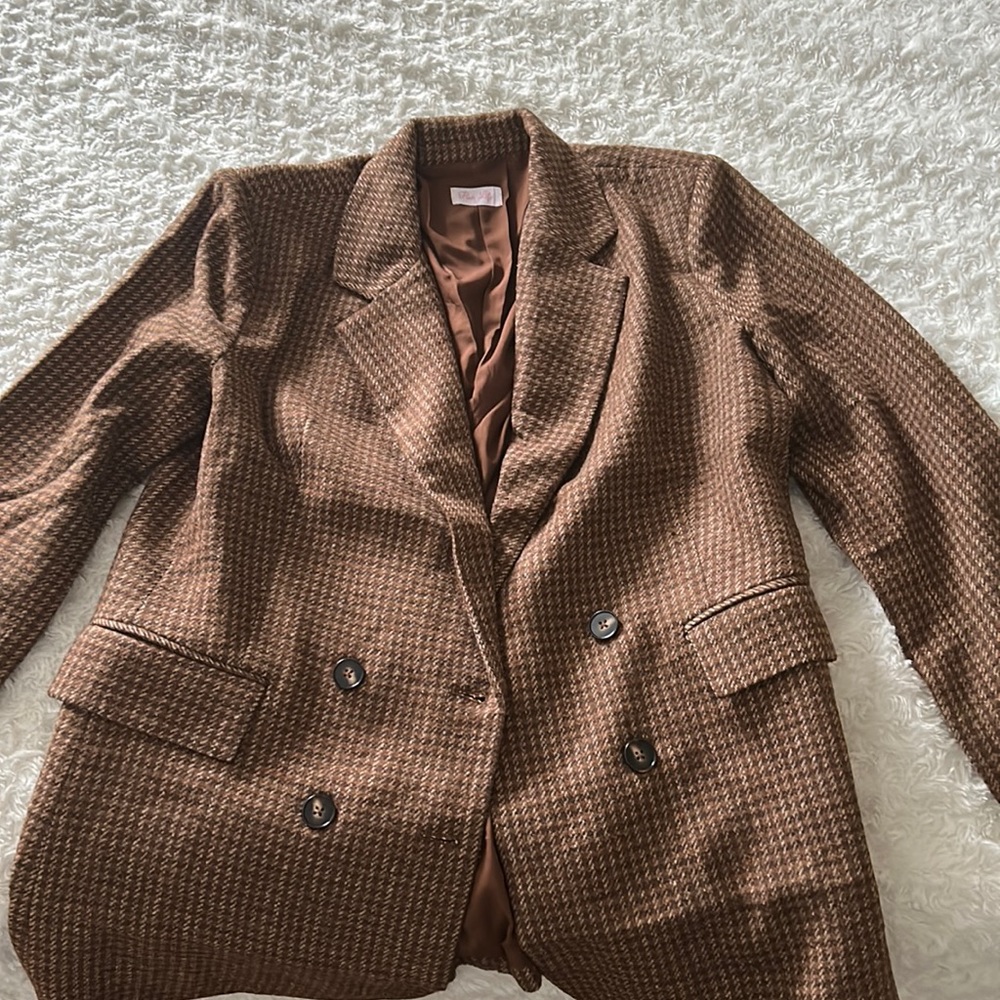 new never worn blazer from pink lily size large